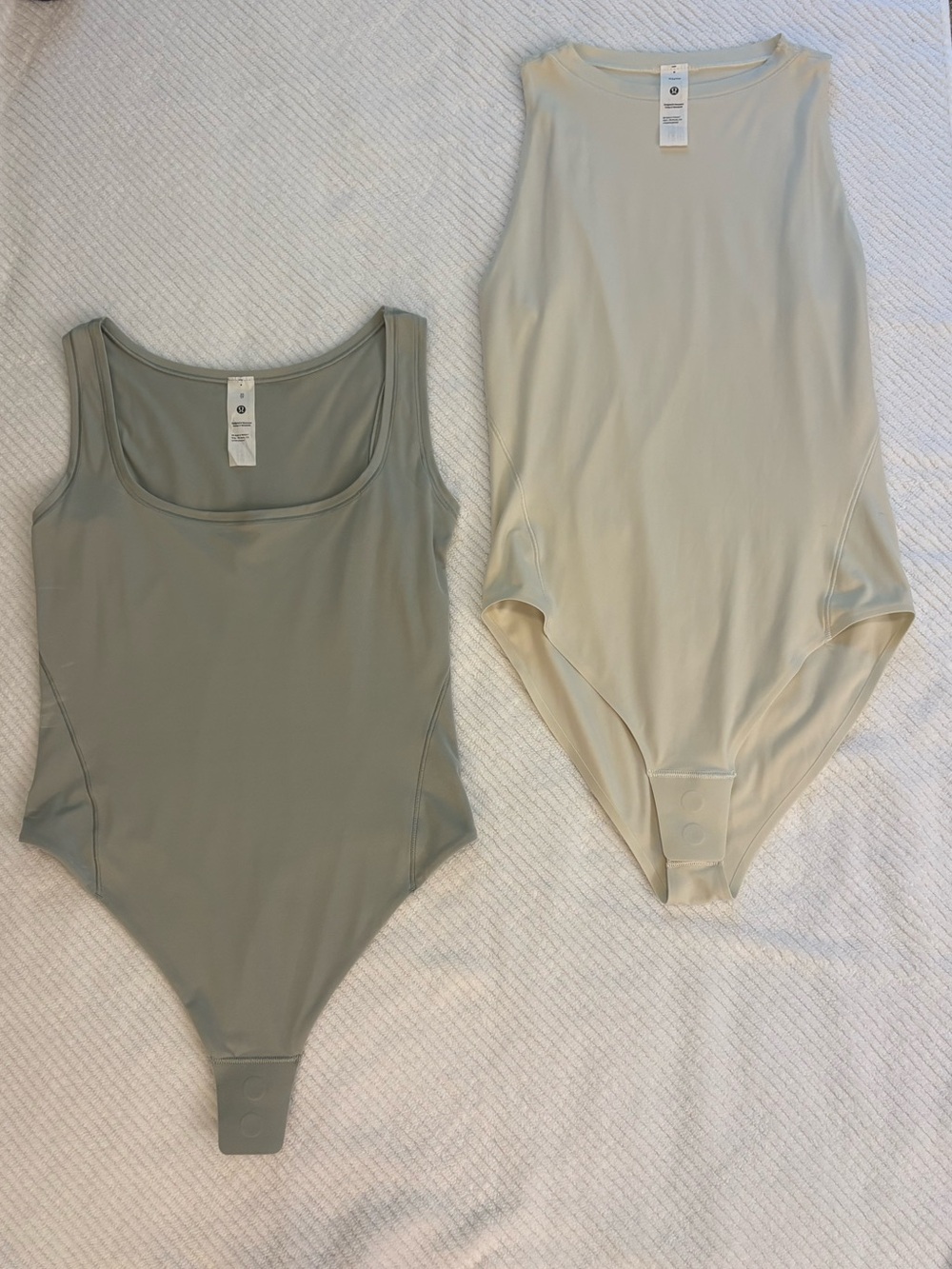 Lululemon SET OF 2 body suits - muted green and white